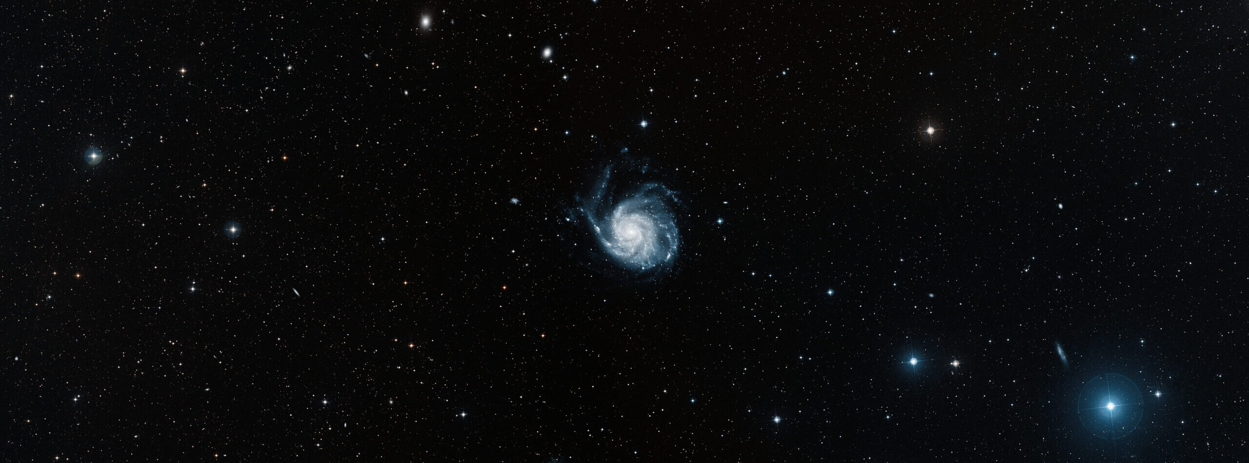 Observing space for the amateur astronomer